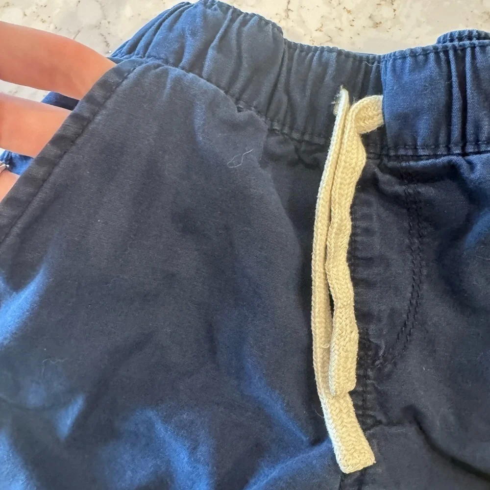 The Children's Place 2T Tan and Navy Shorts set